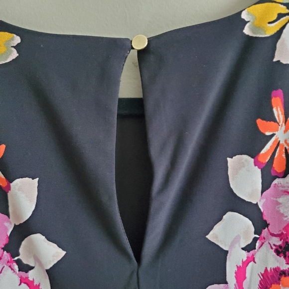 White House Black Market WHBM Floral Sheath Stretch Dress in Black Size XS - Picture 7 of 8